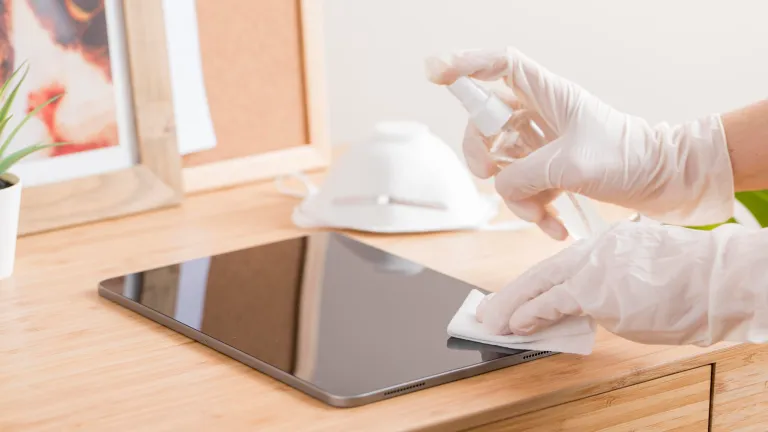 how to clean a touch screen